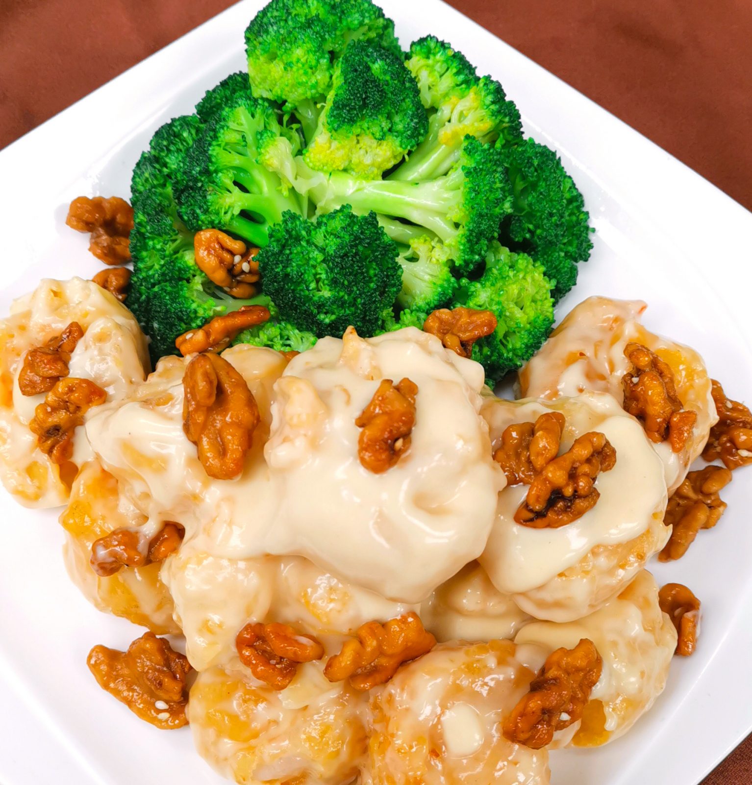 核桃沙汁明蝦球